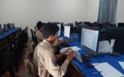 Serunya Latihan Coding Ekstrakurikuler Robotik MTsN 1 Bangka