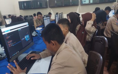 Siswa MTsN 1 Bangka Asah Kemampuan Pemrograman Melalui Ekstrakurikuler Robotik